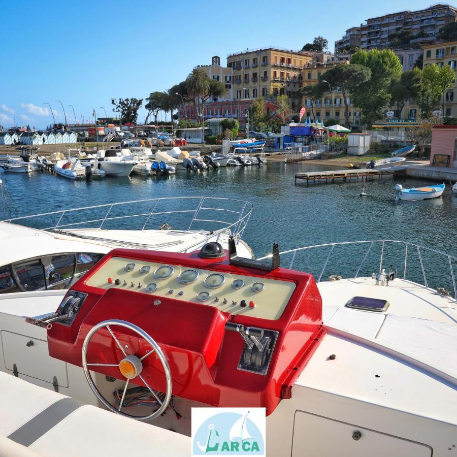 Hotel Boat And Breakfast Monica Nápoles Exterior foto