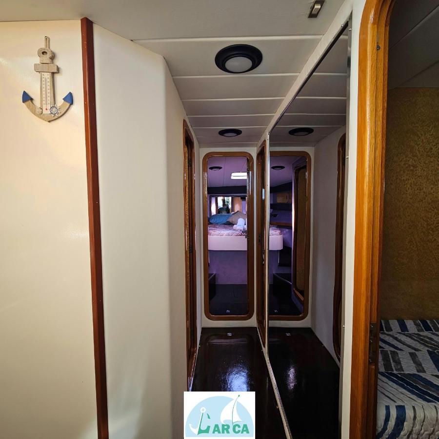 Hotel Boat And Breakfast Monica Nápoles Exterior foto