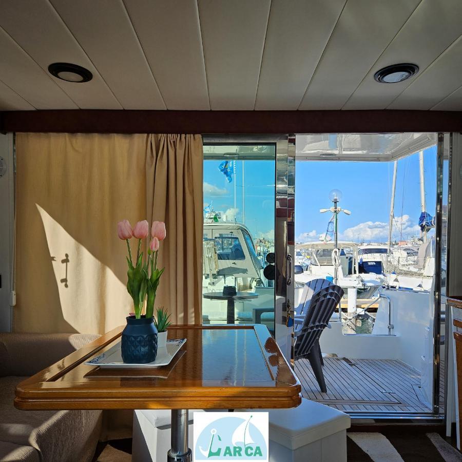 Hotel Boat And Breakfast Monica Nápoles Exterior foto