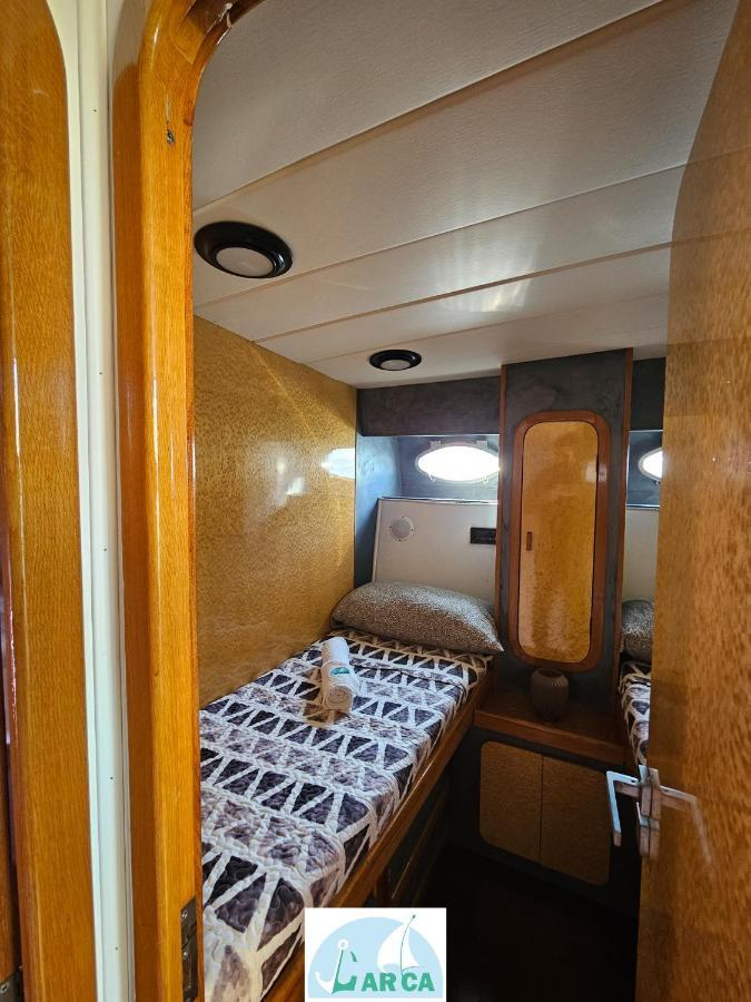 Hotel Boat And Breakfast Monica Nápoles Exterior foto
