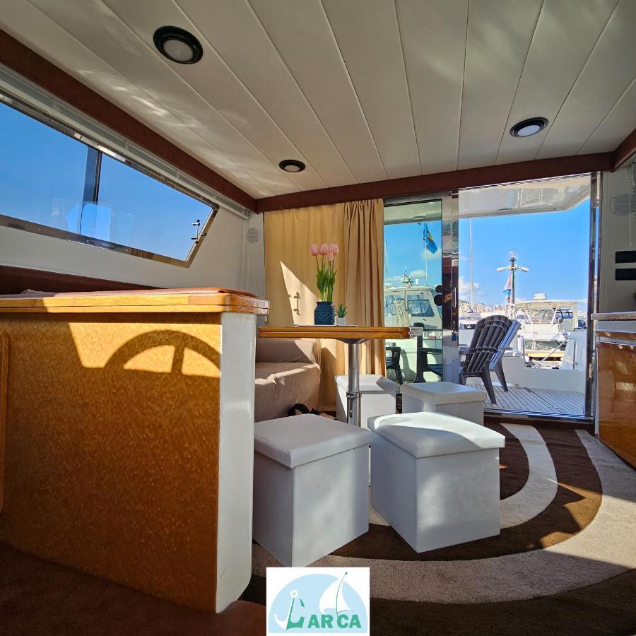 Hotel Boat And Breakfast Monica Nápoles Exterior foto