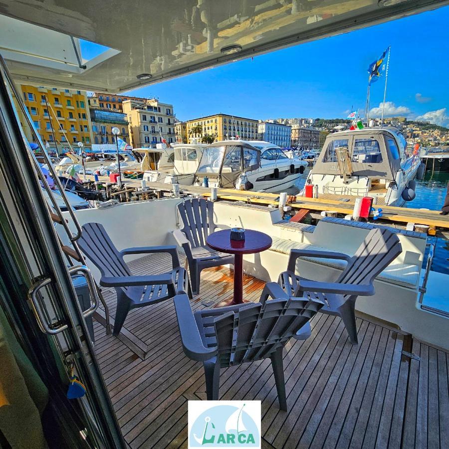 Hotel Boat And Breakfast Monica Nápoles Exterior foto