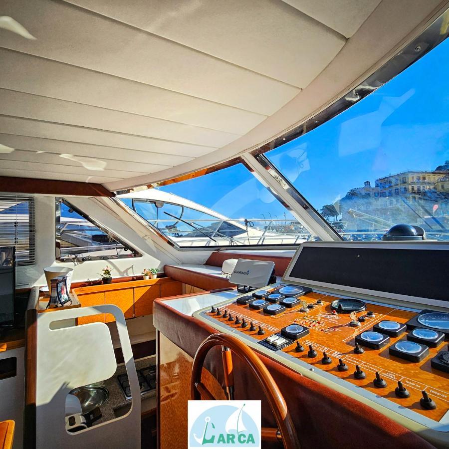 Hotel Boat And Breakfast Monica Nápoles Exterior foto