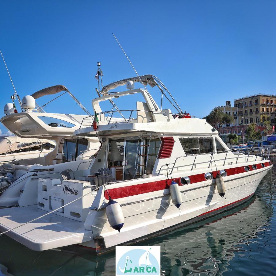 Hotel Boat And Breakfast Monica Nápoles Exterior foto